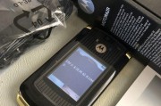 摩托罗拉V8（探索摩托罗拉V8的高性能特点及令人惊艳的设计）